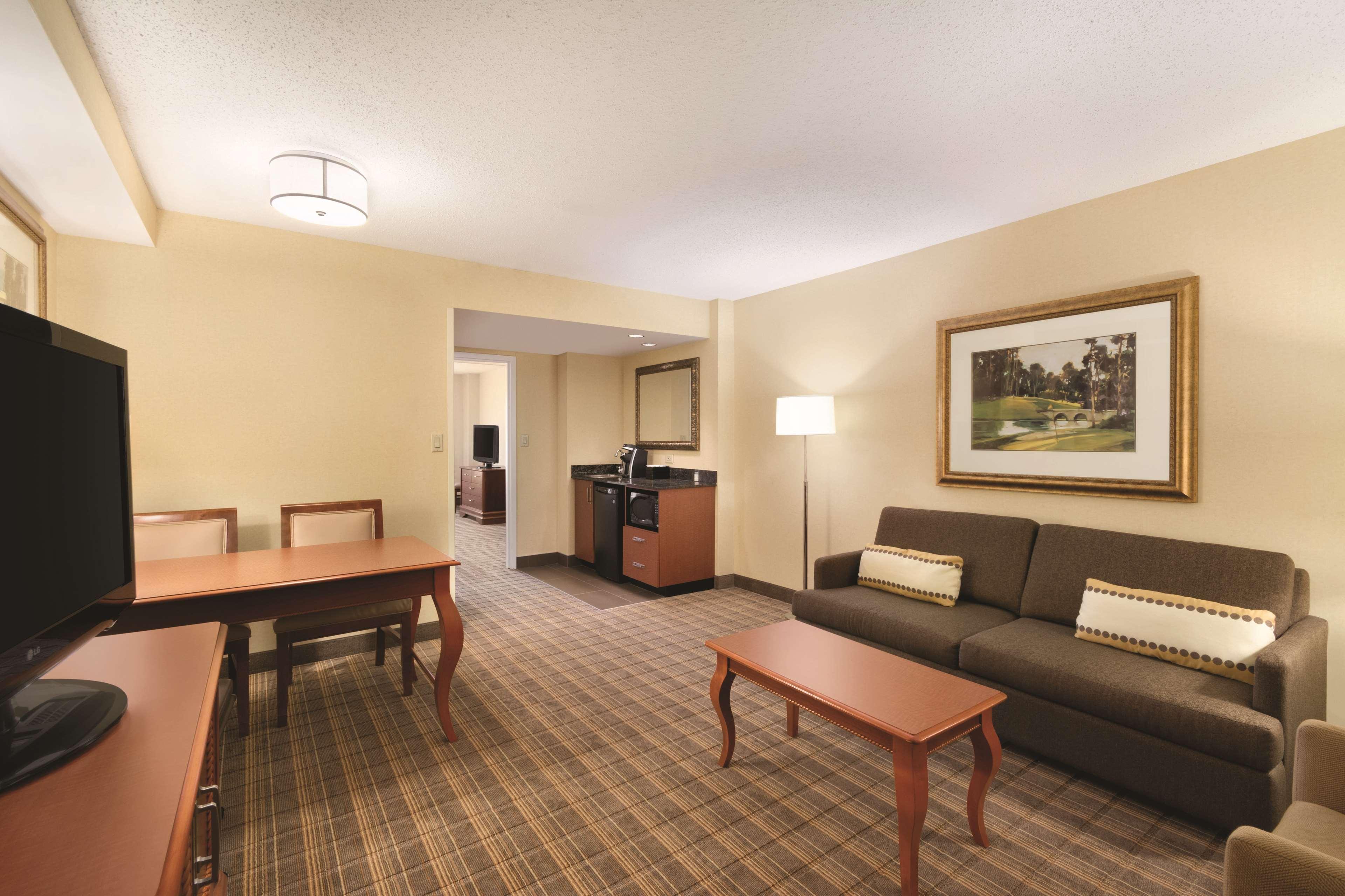Resort Embassy Golf & Conference Center