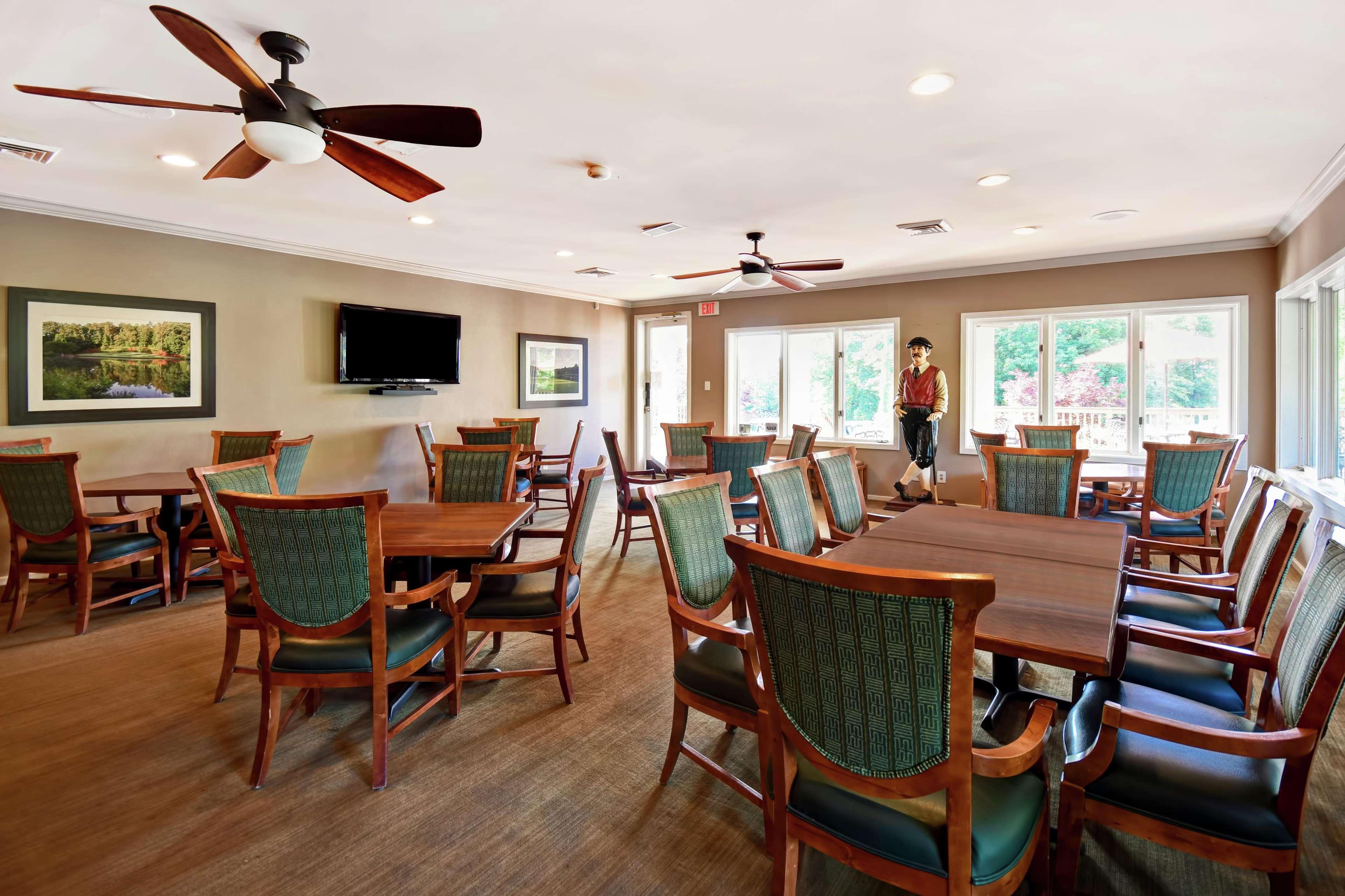 Embassy Golf & Conference Center Resort 3*