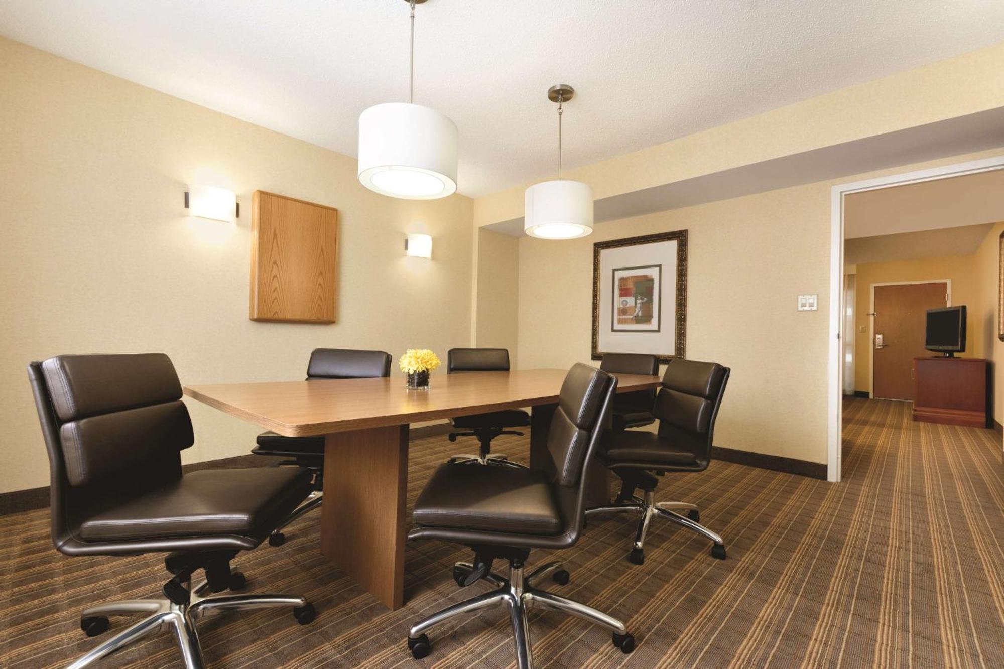 Resort Embassy Golf & Conference Center Greenville